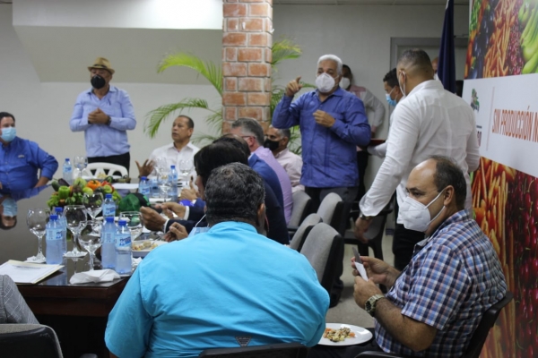 Geovanny Molina almuerza con el ministro de Agricultura