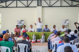 PROMEGAN entrega herramientas a ganaderos de seis provincias