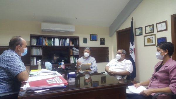 El director general de Ganadería se reúne con la Asociación Dominicana de Acuacultores